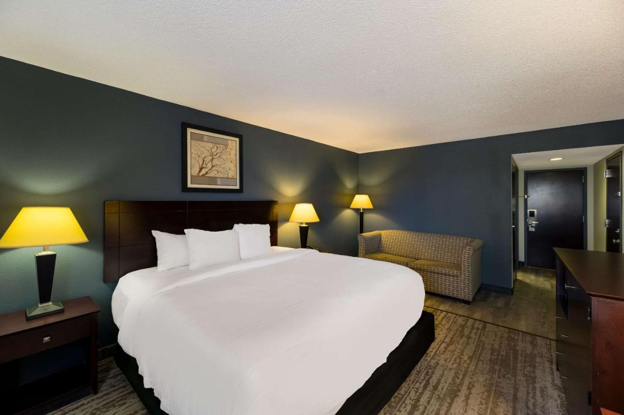 Hotel Clarion Near Convention Center San Angelo