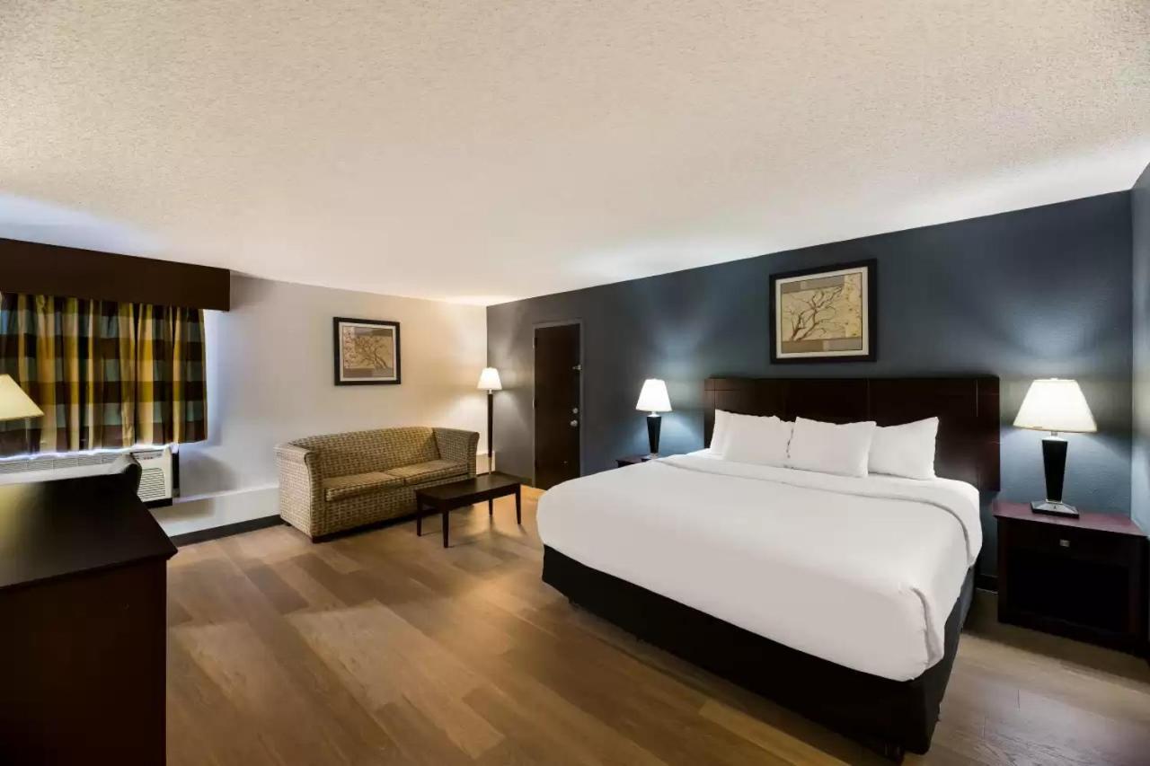 Hotel Clarion Near Convention Center San Angelo