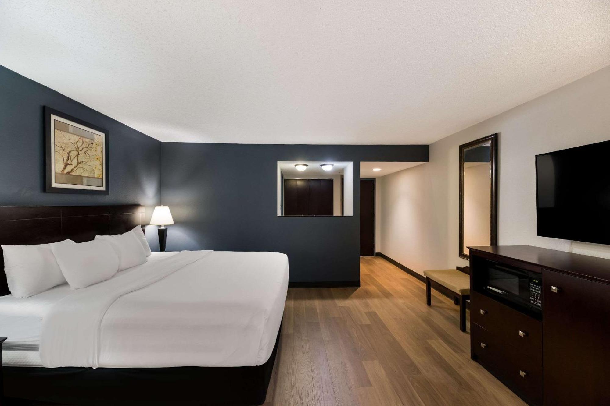 Hotel Clarion Near Convention Center San Angelo