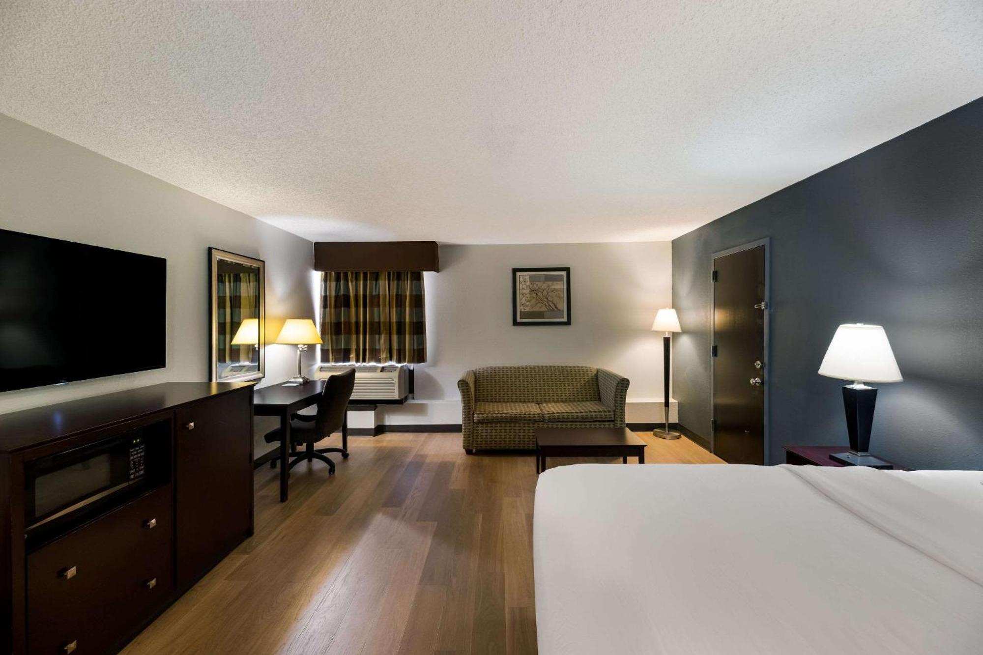 Clarion Near Convention Center Hotel San Angelo